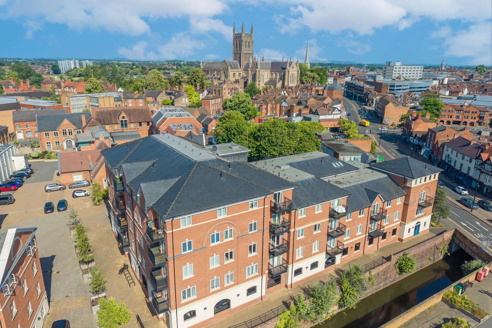 3 bed property in St Peters Court, Worcester